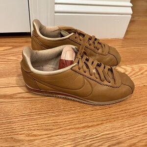 Nike Women’s Brown/Tan Classic Leather Sneakers